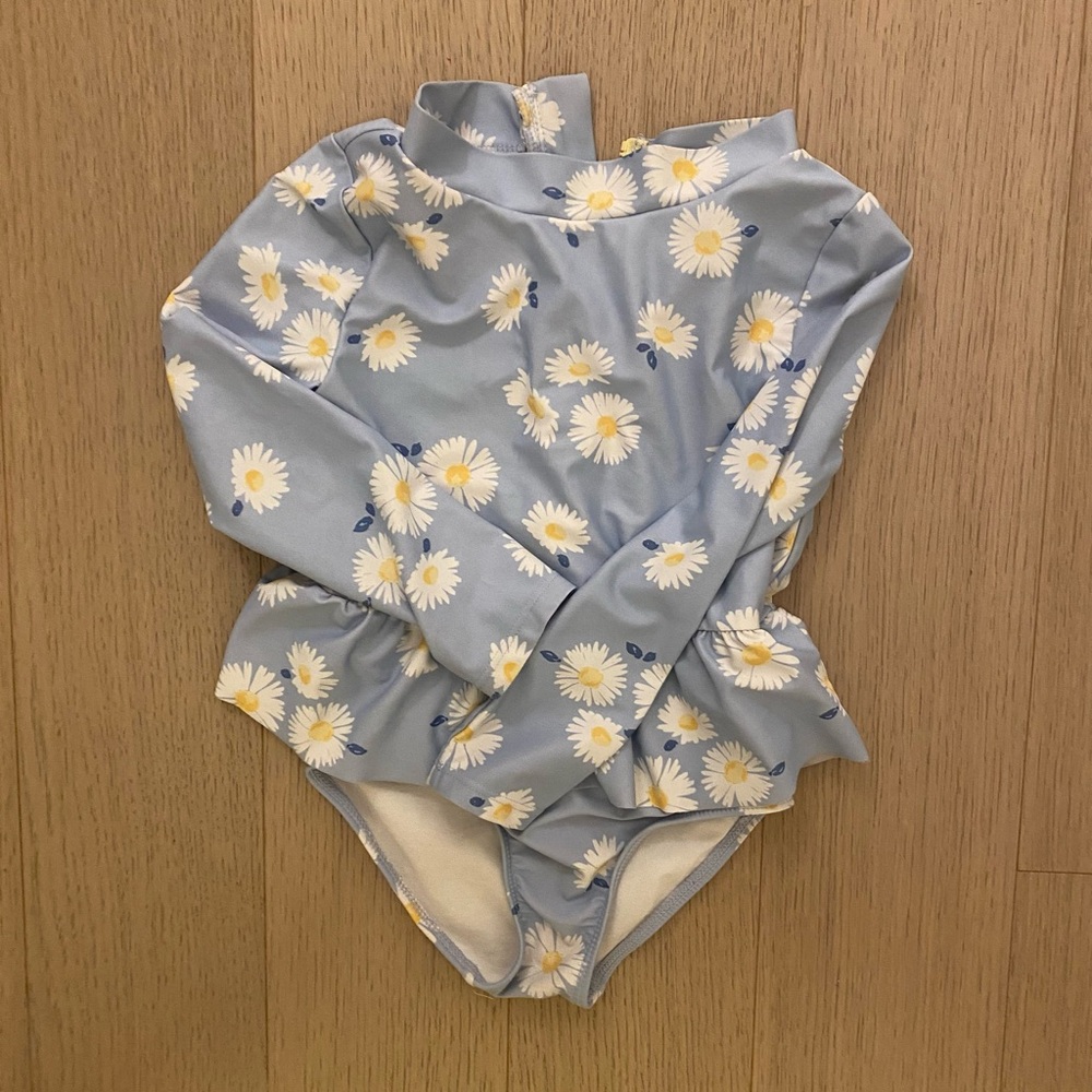 🆕 Carter’s 4T blue floral long sleeve one piece rashguard